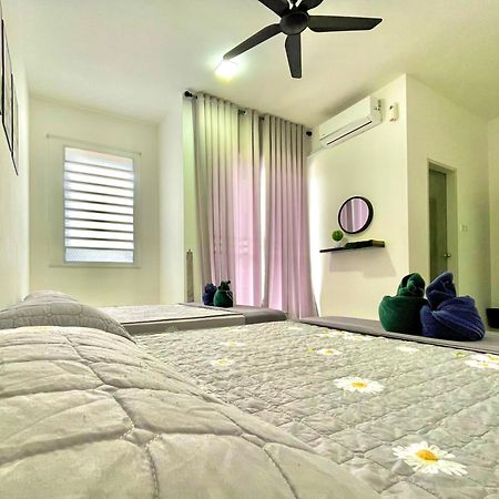 Hanan Homestay Klebang Ipoh With A View Of Mount Korbu, For Musl!M Only!! Zewnętrze zdjęcie