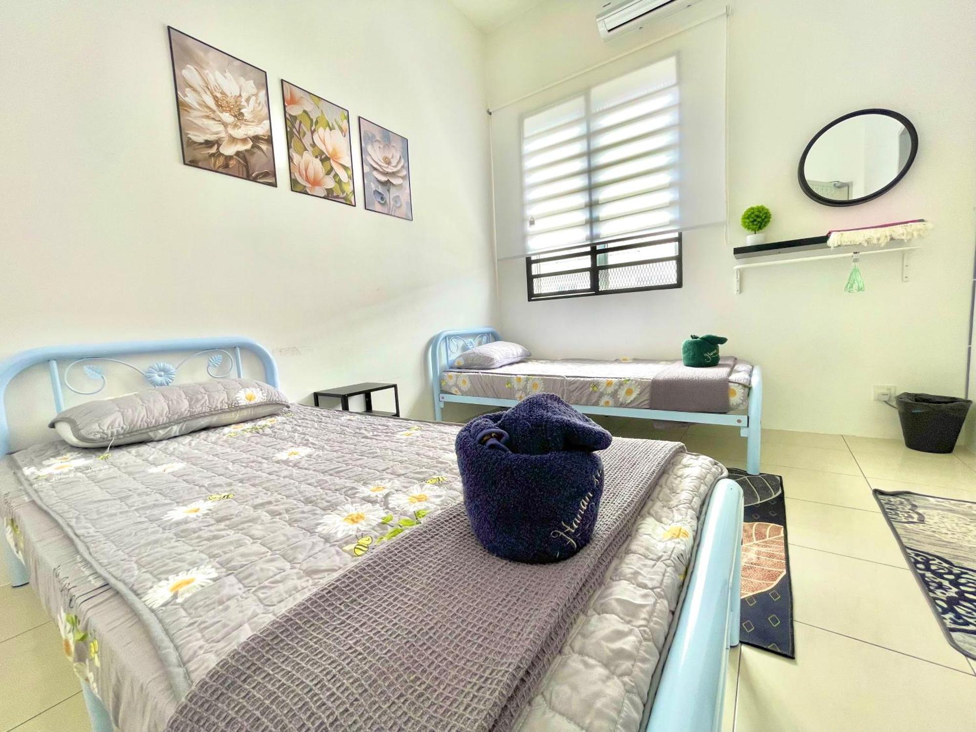 Hanan Homestay Klebang Ipoh With A View Of Mount Korbu, For Musl!M Only!! Zewnętrze zdjęcie
